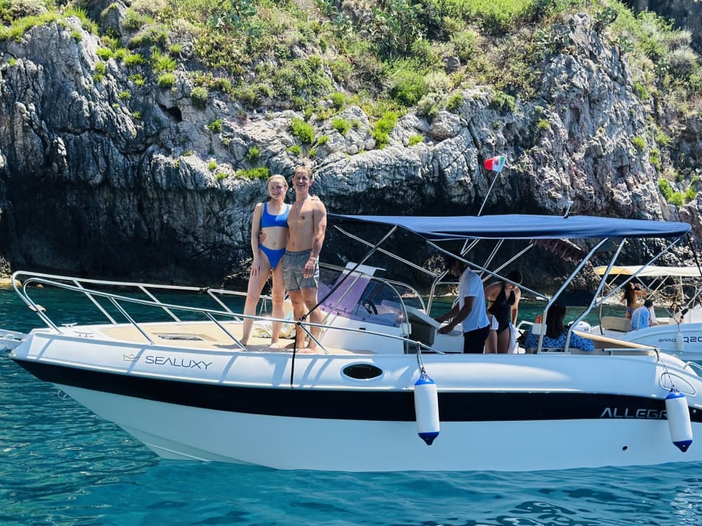 Let yourself be enchanted by the coast of Taormina