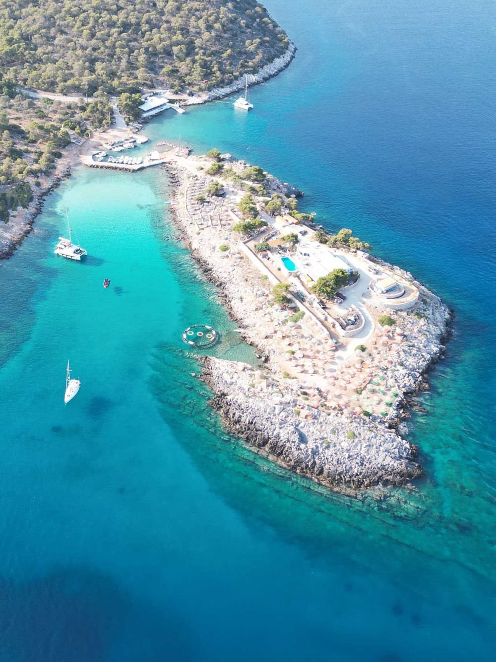 Découvrez Poros : un voyage de rêve pour les amoureux de la plage sur les plus belles plages de l'île