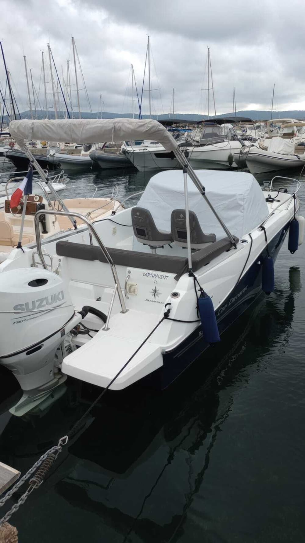 Rilassatevi a Cavalaire-sur-Mer: 9 ore di sole in motoscafo