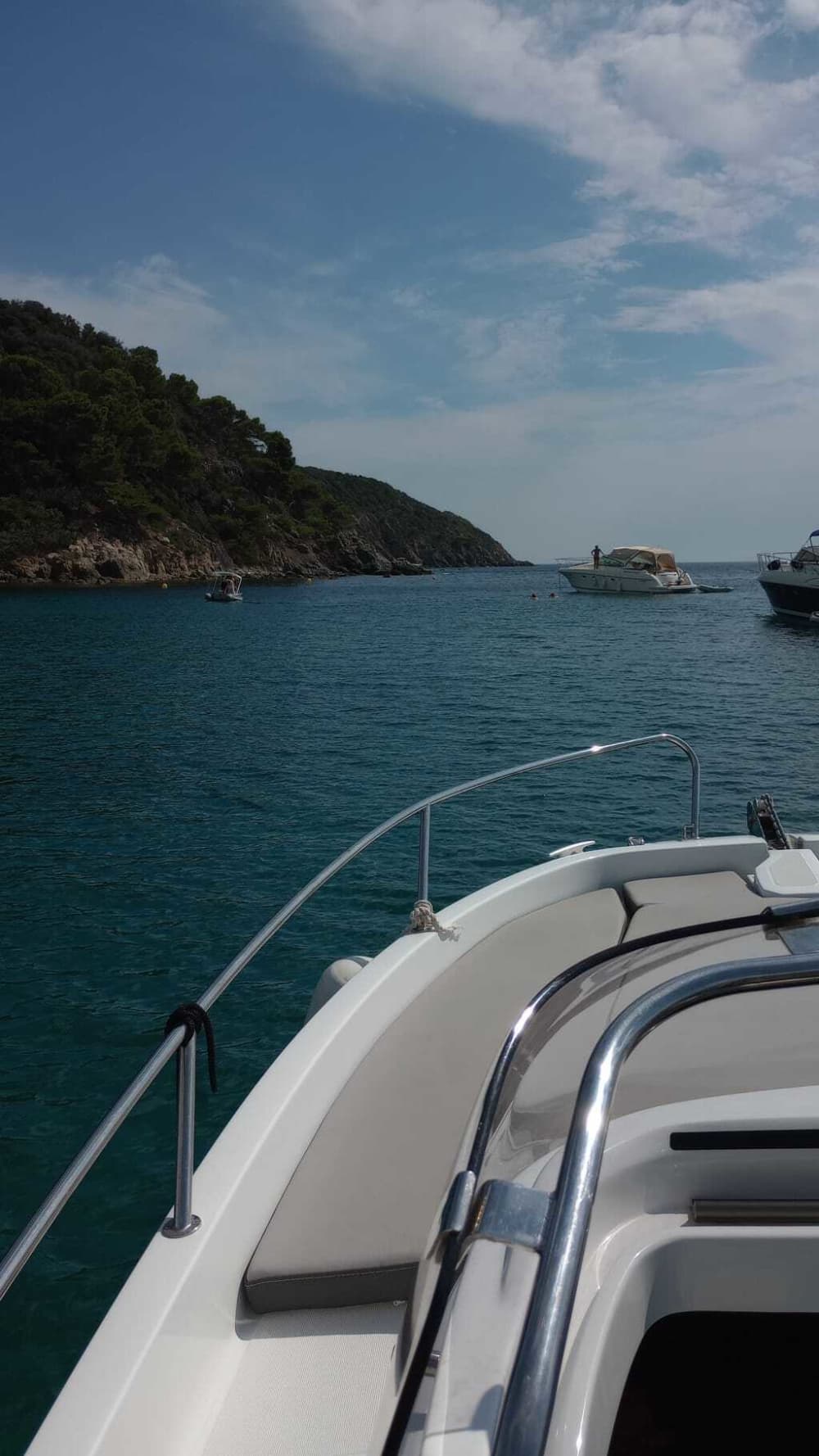 Rilassatevi a Cavalaire-sur-Mer: 9 ore di sole in motoscafo