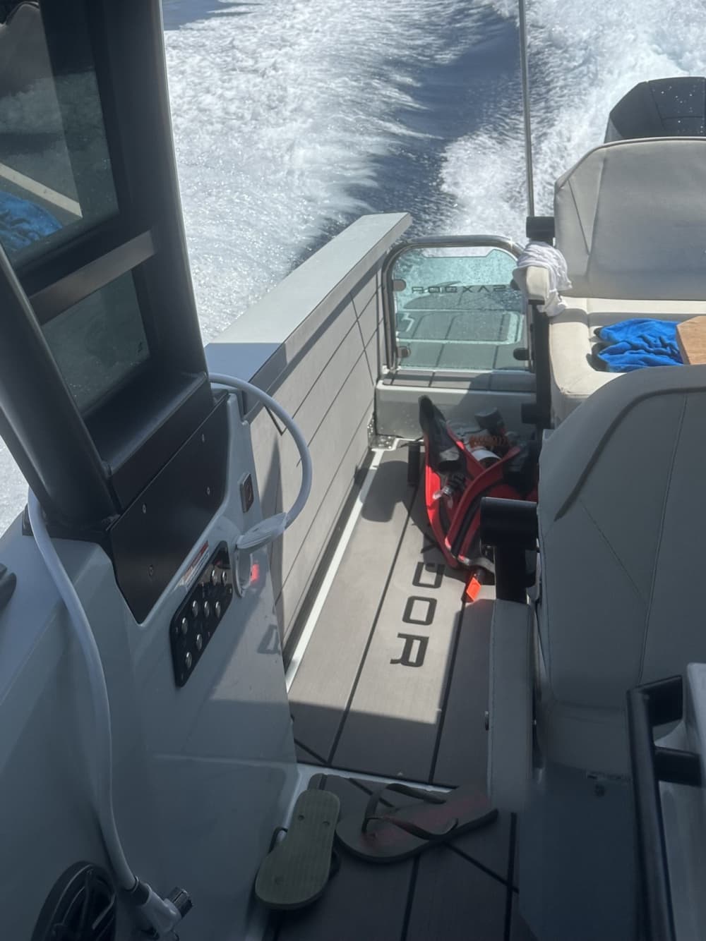 One day around Marseille: Enjoy 9h of discovery on a motorboat