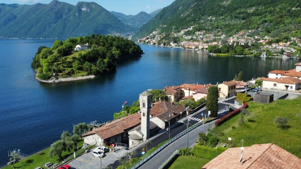 Excursion en bateau de luxe de 2 heures : villas emblématiques et trésors cachés du lac de Côme