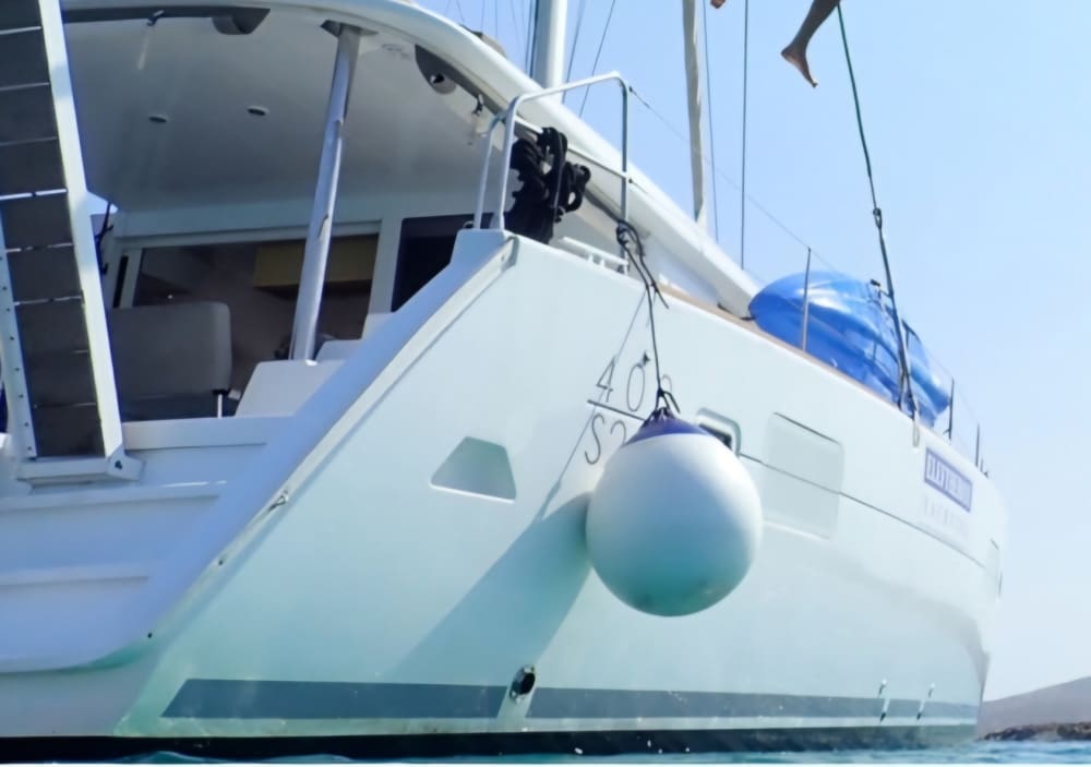 Cap sur le bonheur : une journée complète de navigation authentique à Mykonos en catamaran