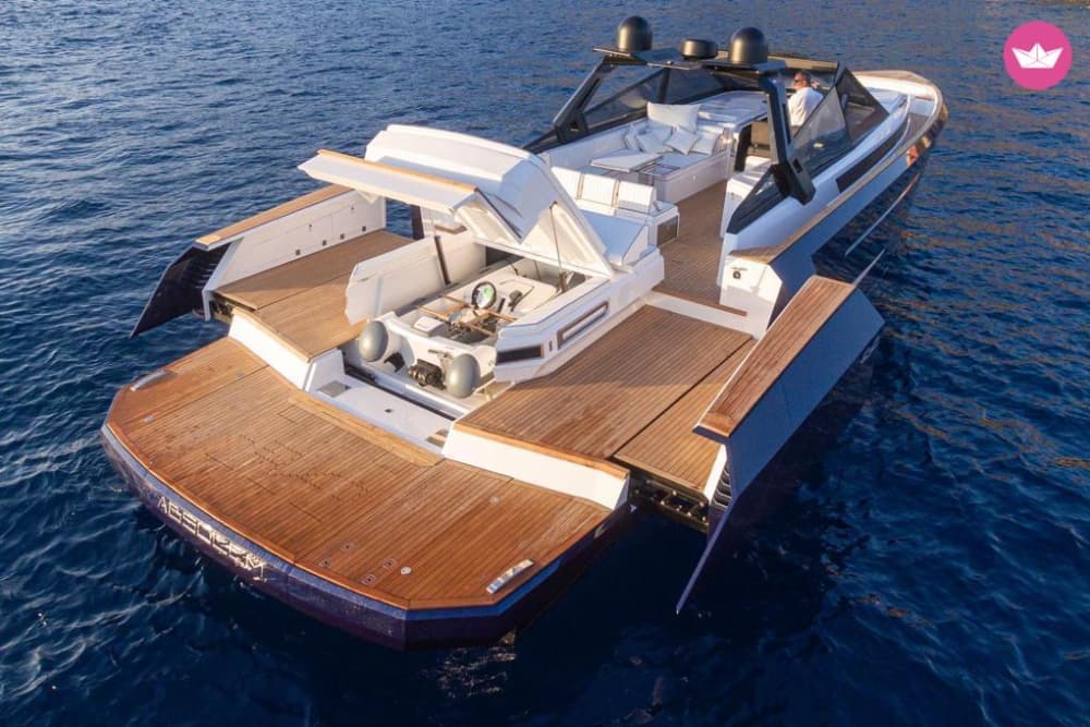 Escapade Chic à Saint-Tropez – Journée en Mer au Départ de Cannes