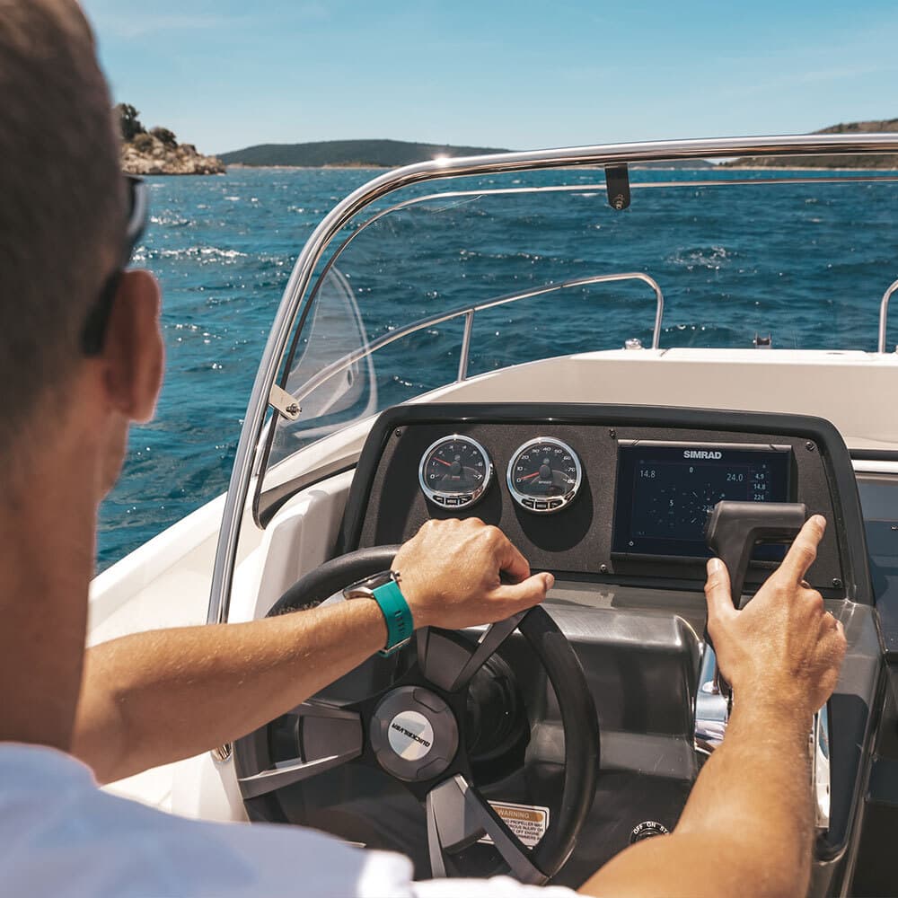 Split'i yarım günde keşfedin: 3 saat 30 dakika boyunca motorlu tekne kiralayın.