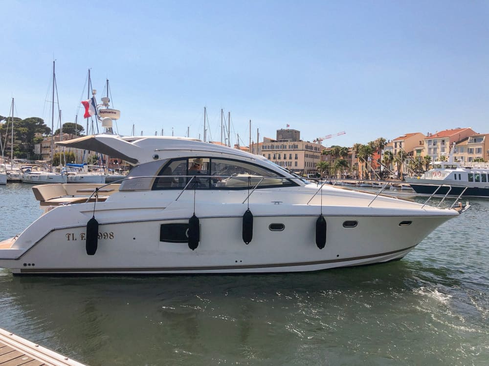 Relájate en Bandol: 7 horas de sol en una lancha motora.