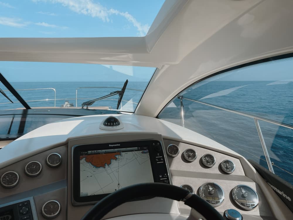 Détente à Bandol : 7 heures de soleil sur un bateau à moteur