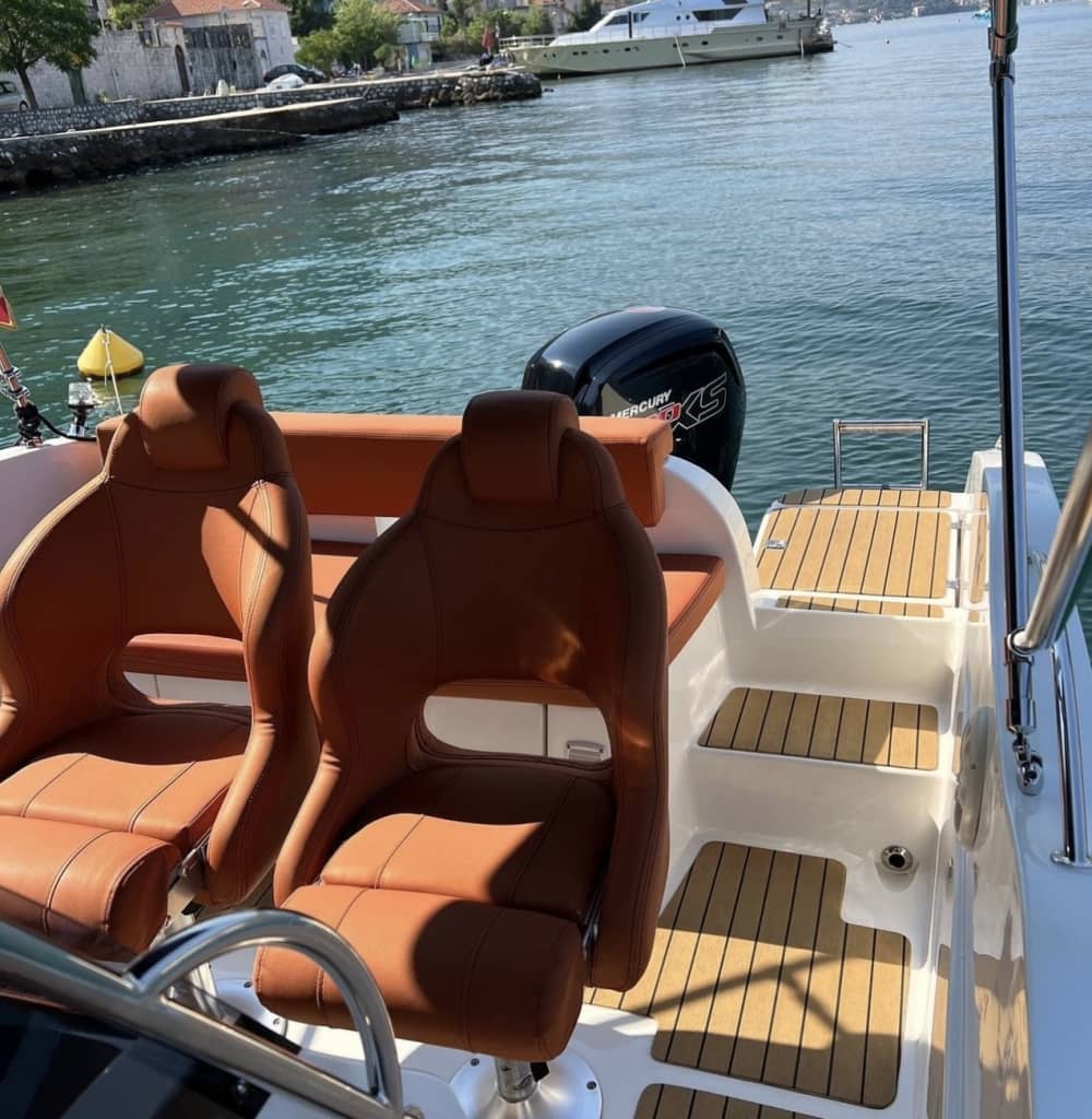 Objevte Kotor na celodenním výletu motorovým člunem