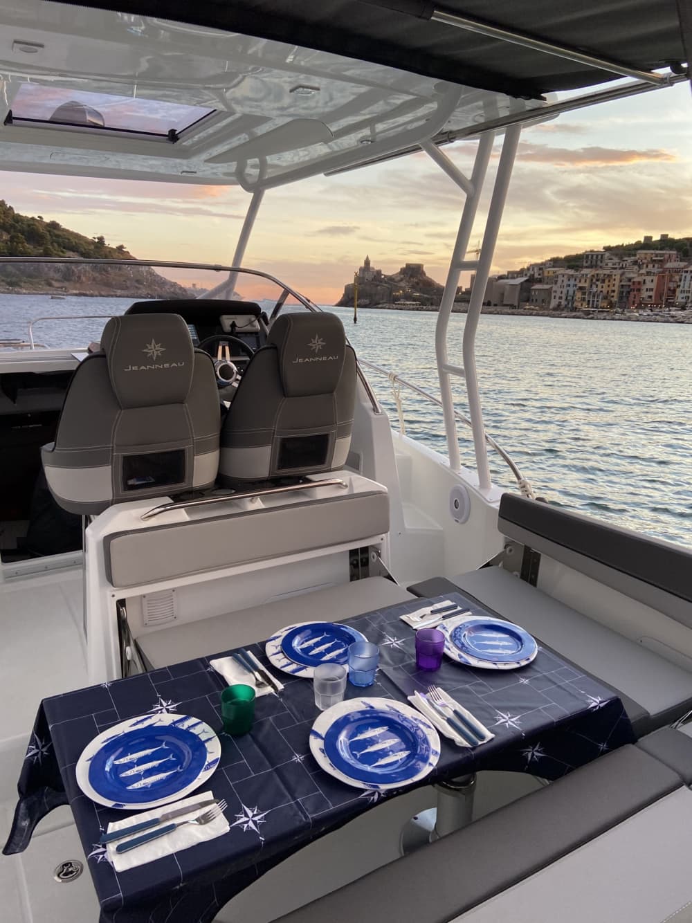 Gita privata in barca intorno a Bocca di Magra su un motoscafo