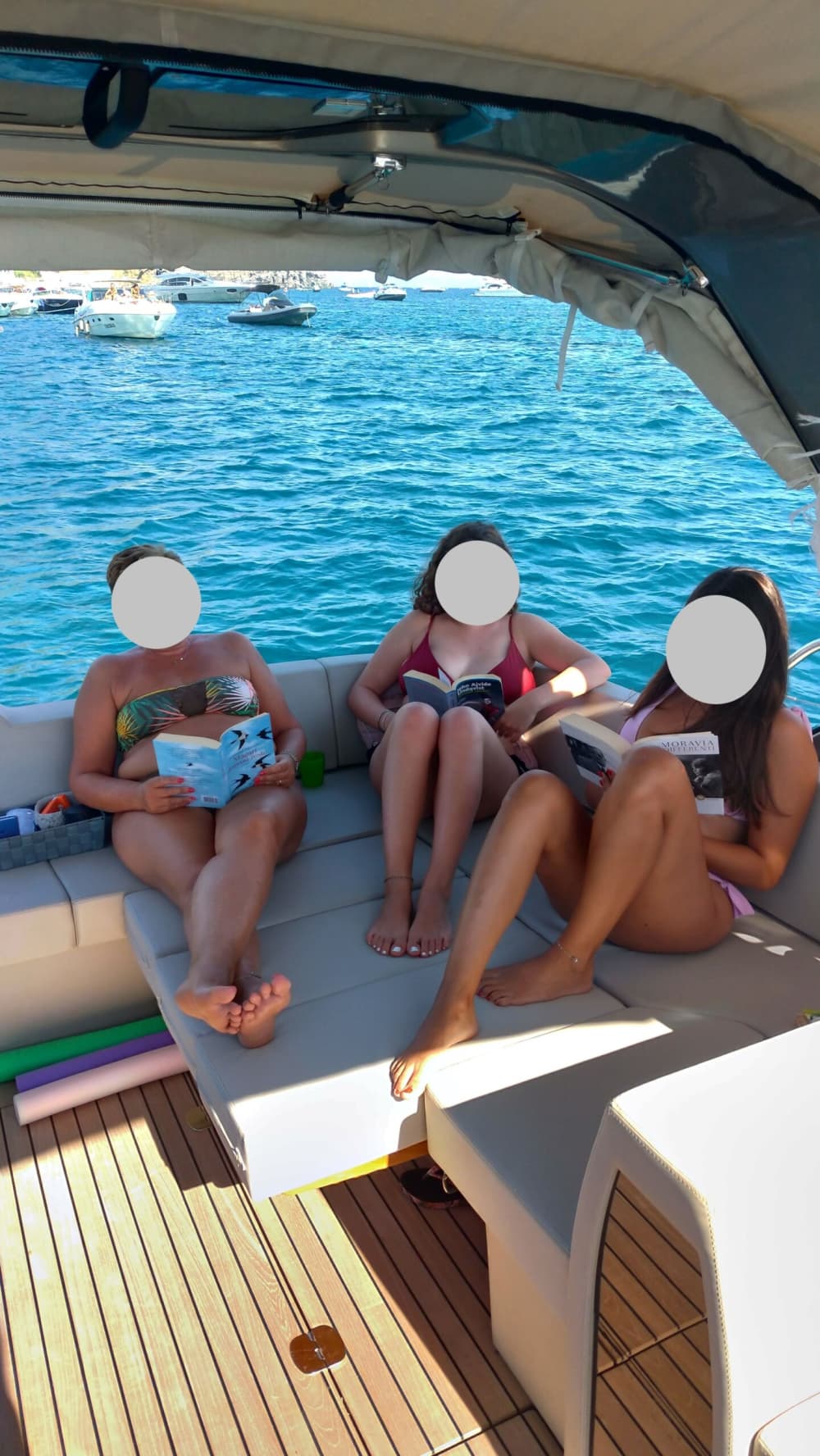 Das Beste von Neapel: Verbringen Sie einen ganzen Tag auf See mit einem Motorboot
