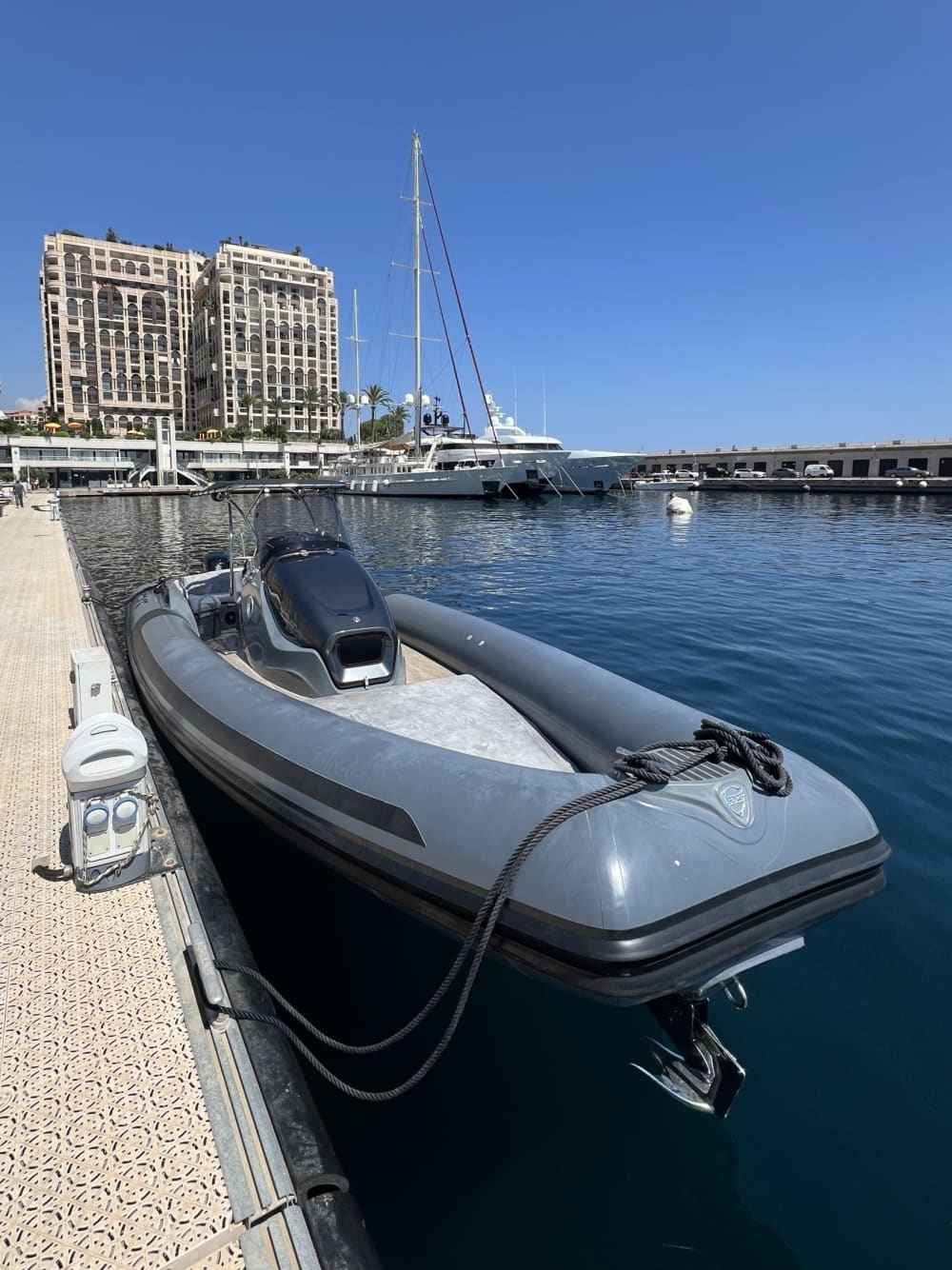 4h pour découvrir Beaulieu-sur-Mer en bateau à moteur