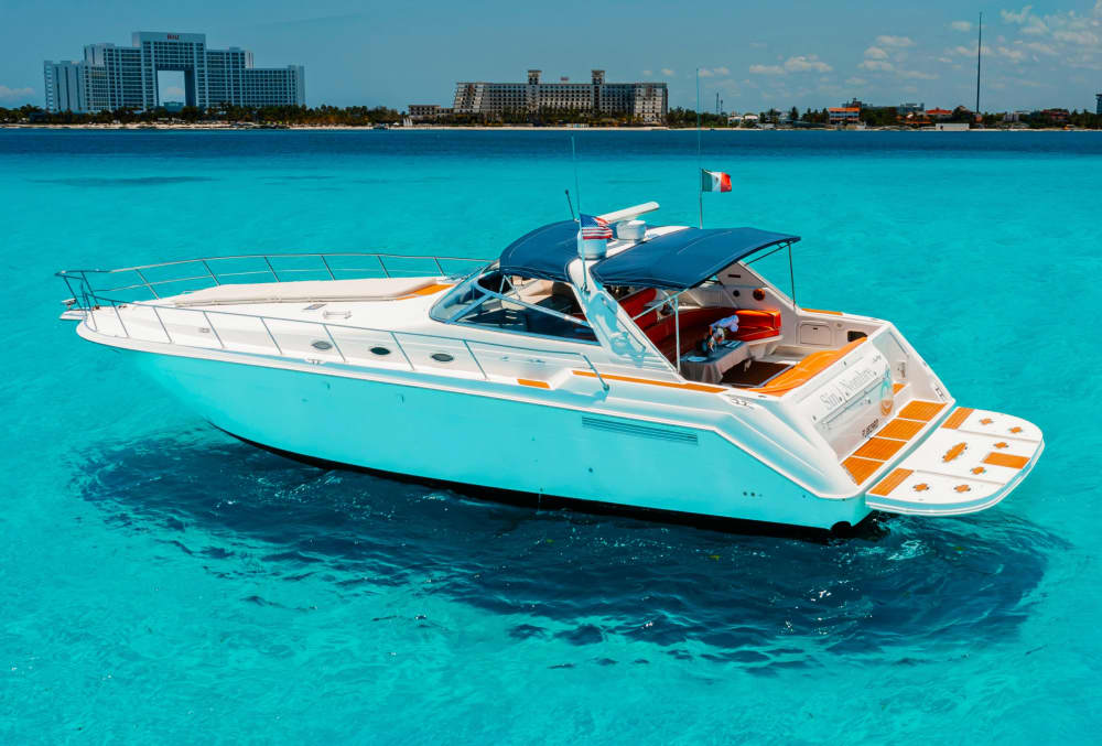 Location de yacht à moteur à la demi-journée à Cancún