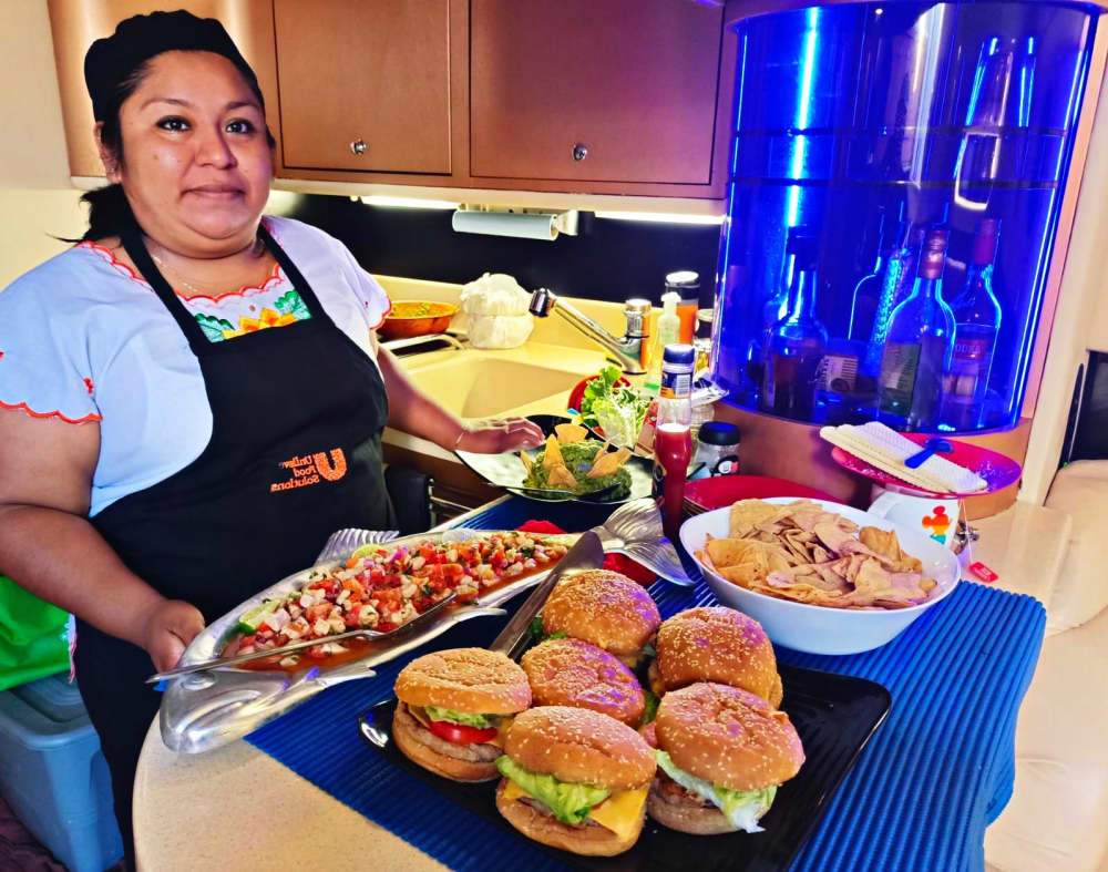 Location de yacht à moteur à la demi-journée à Cancún