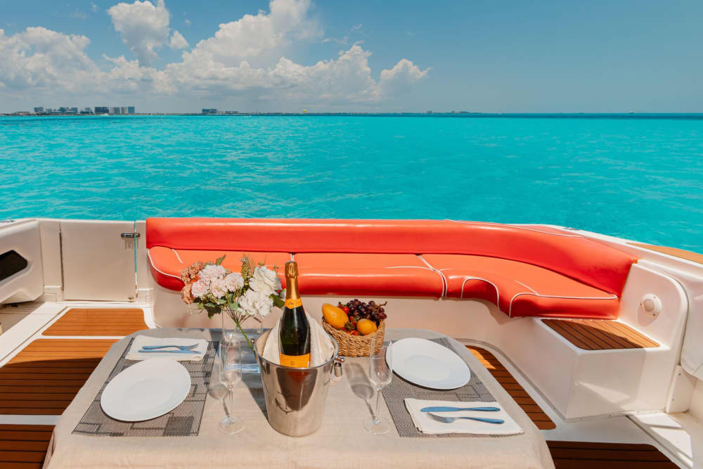 Location de yacht à moteur à la demi-journée à Cancún