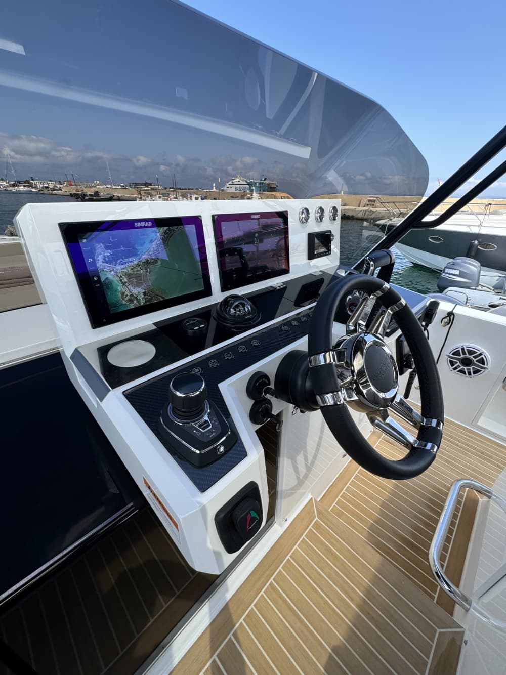 Disfruta del sol en una excursión en barco de 8 horas en Formentera.