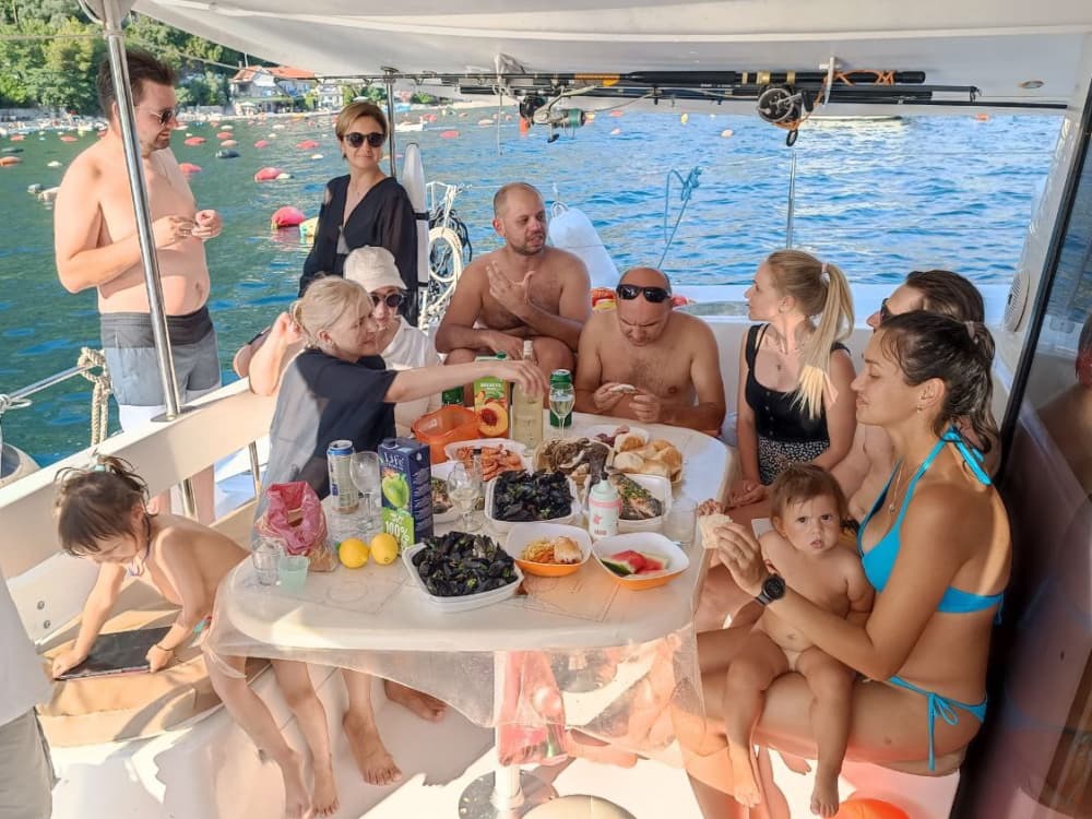 Privé catamaran tour — Blauwe Grot & Baai van Kotor (8 uur) | Top Experience