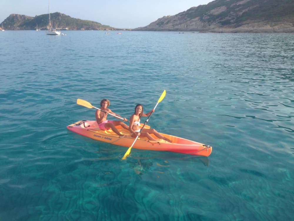 Dag Destination Cap Taillat och det turkosa vattnet