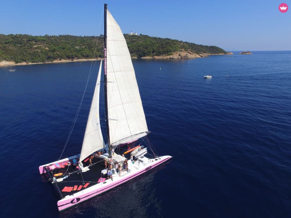 Dag Destination Cap Taillat och det turkosa vattnet