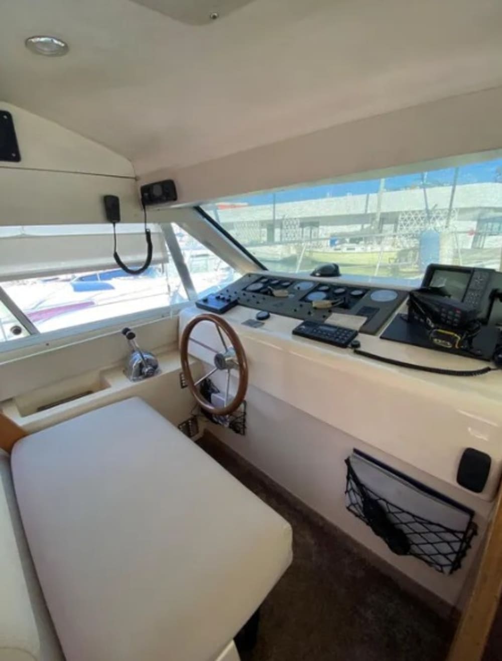 Be amazed during a 4-hour boat cruise in the Bay of Cannes or to the Lérins Islands.