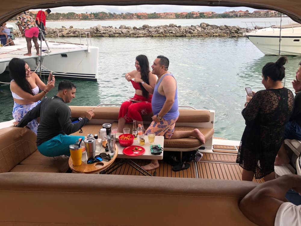 Erleben Sie Tulum wie nie zuvor auf einem Motorboot