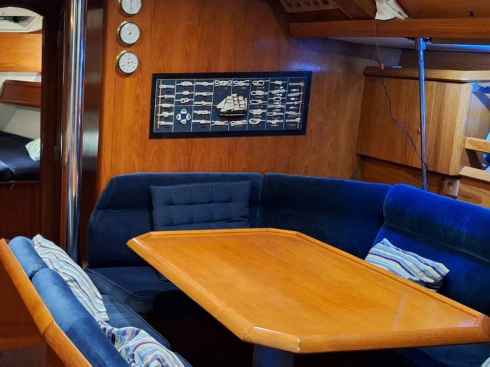 Escursione in barca a vela di un'intera giornata a El Masnou.