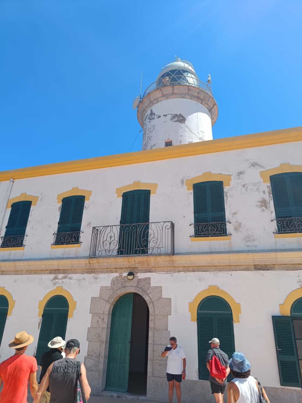 Escursione in barca a vela di un'intera giornata a El Masnou.