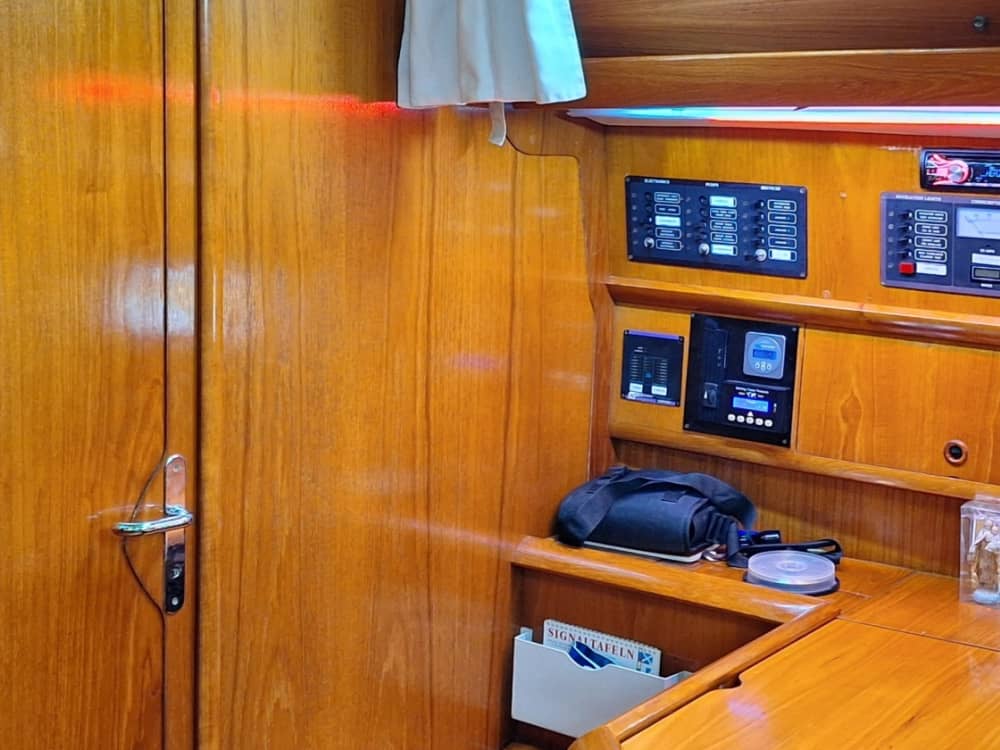 Escursione in barca a vela di un'intera giornata a El Masnou.