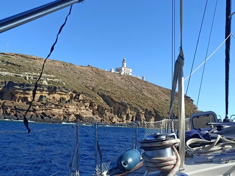 Escursione in barca a vela di un'intera giornata a El Masnou.