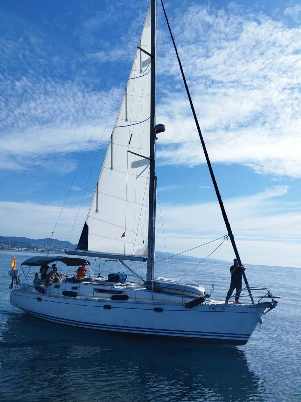 Escursione in barca a vela di un'intera giornata a El Masnou.