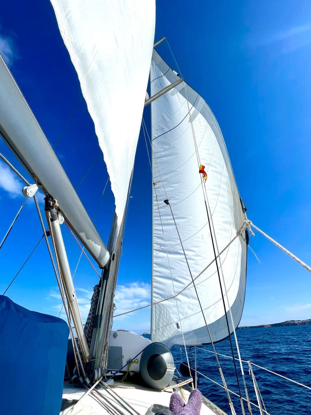 Escursione in barca a vela di un'intera giornata a El Masnou.