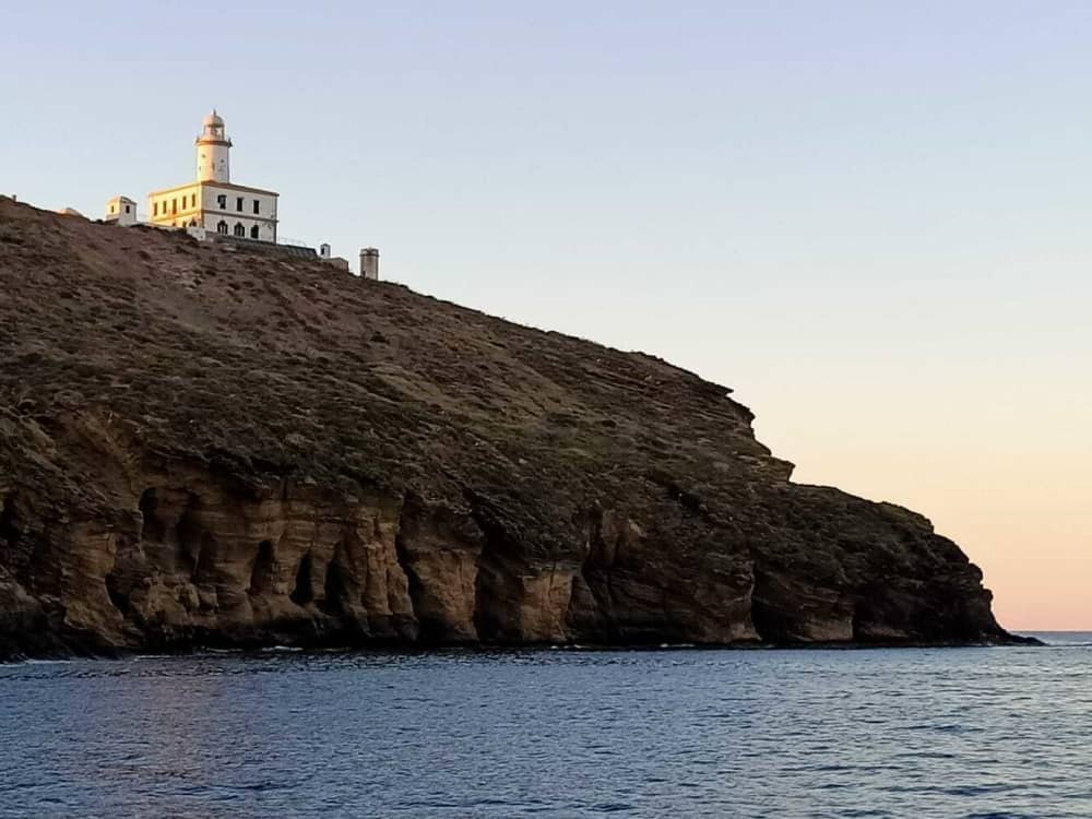 Escursione in barca a vela di un'intera giornata a El Masnou.