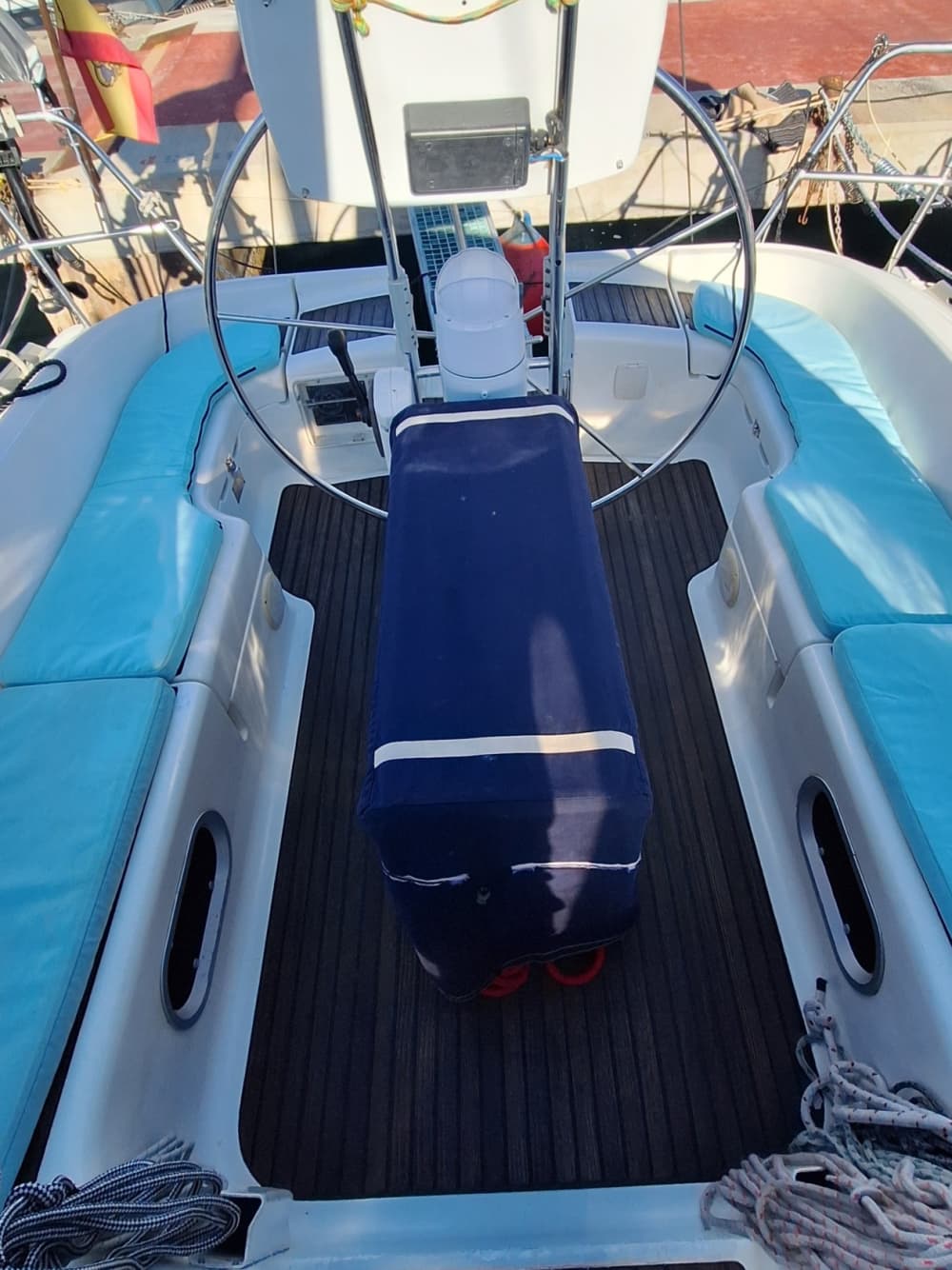 Escursione in barca a vela di un'intera giornata a El Masnou.