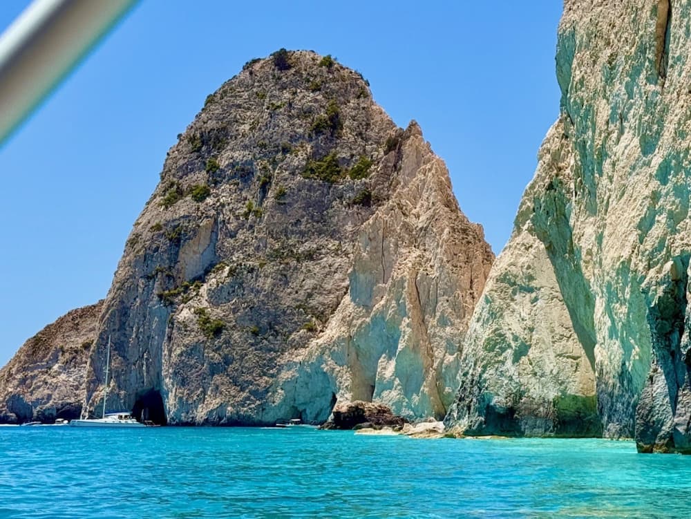 La Odisea Azul Secreta: Crucero privado de medio día por el sur de Zante