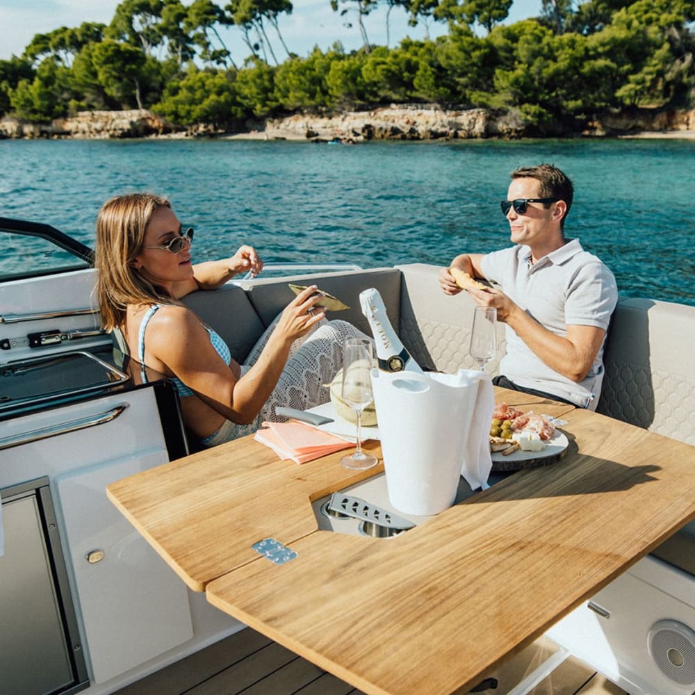 Eleganza ad Antiparos: crociera privata di 4 ore (Norkapp Noblesse)