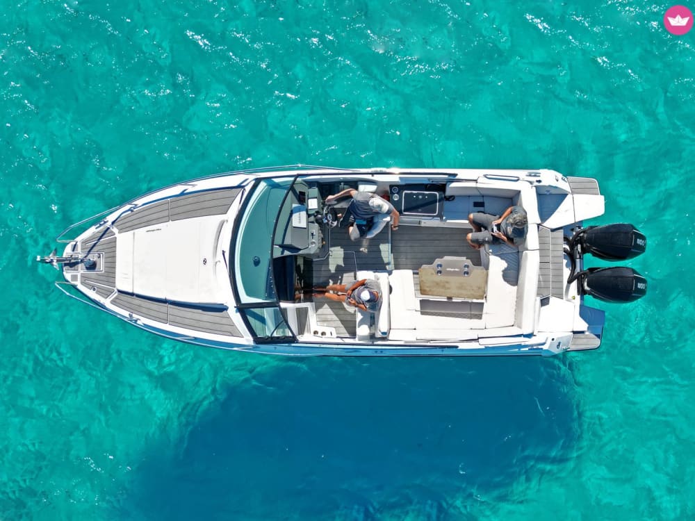 Eleganza ad Antiparos: crociera privata di 4 ore (Norkapp Noblesse)