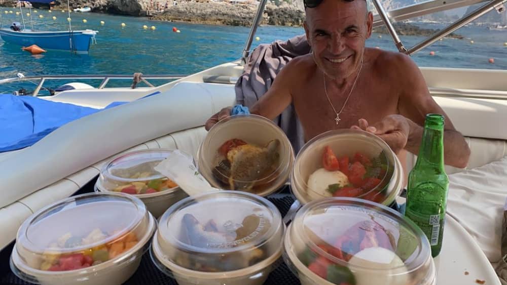 Your day in Naples: Rent a motorboat for a full day of discovery
