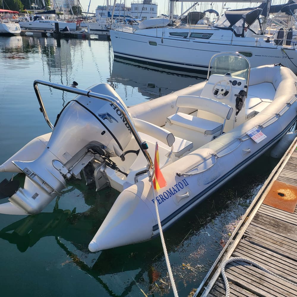 Profitez du soleil lors d'une excursion en bateau de 7 heures à Vigo