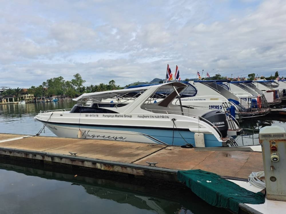 Ontdek Phuket tijdens een dagtocht op een motorboot.