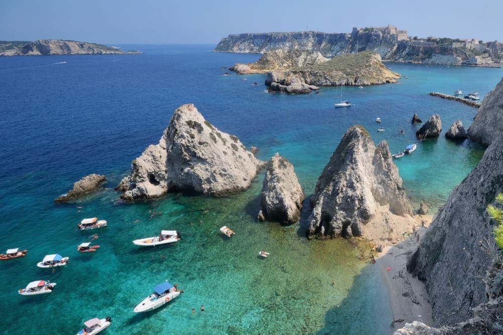 Escapade facile à Manfredonia : une excursion en bateau à moteur de 4 h