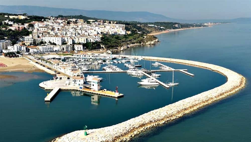 Escapade facile à Manfredonia : une excursion en bateau à moteur de 4 h