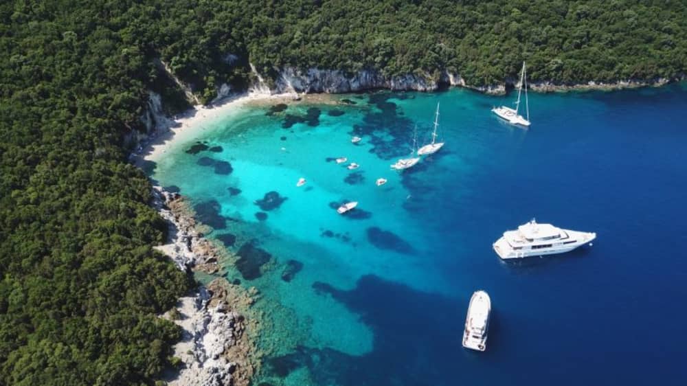 Σύβοτα με στυλ: Ολοήμερη πολυτελής κρουαζιέρα στη Γαλάζια Λιμνοθάλασσα και πέρα από αυτήν