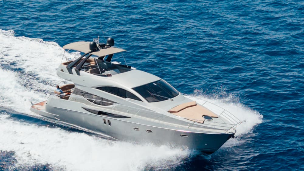 Ultimate Comfort Cruise : 8-hours Motor Yacht Experience