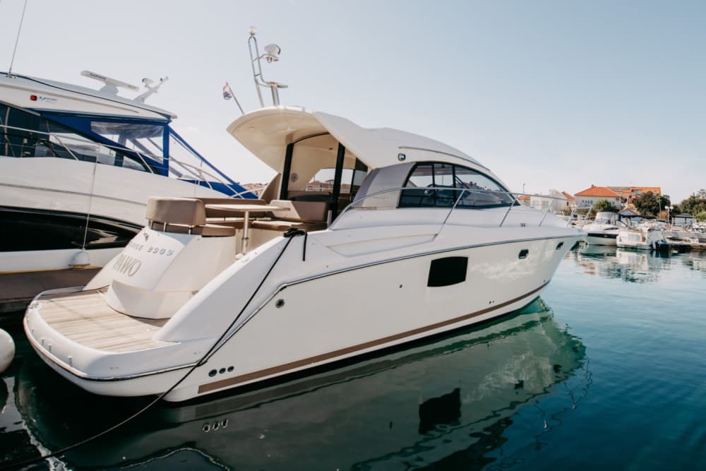 Descubra os tesouros de Dugi Otok: um passeio de barco de um dia inteiro