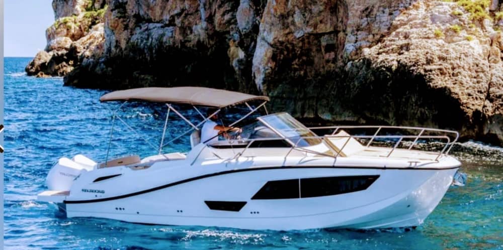 Njut av solen på en 9 timmar lång båttur i Poreč