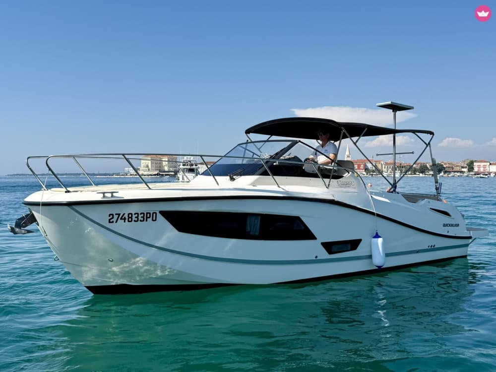 Njut av solen på en 9 timmar lång båttur i Poreč