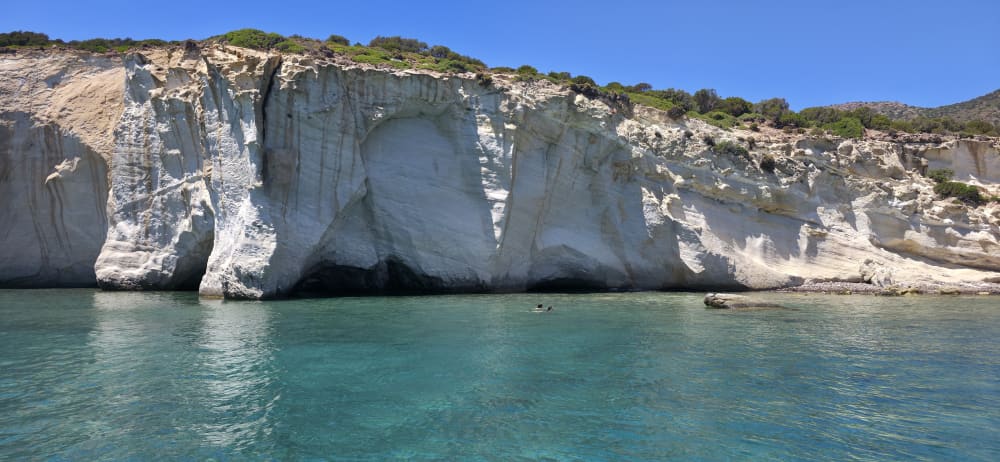 Poliegos, Kimolos y Milos | Experiencia de día completo en yate privado