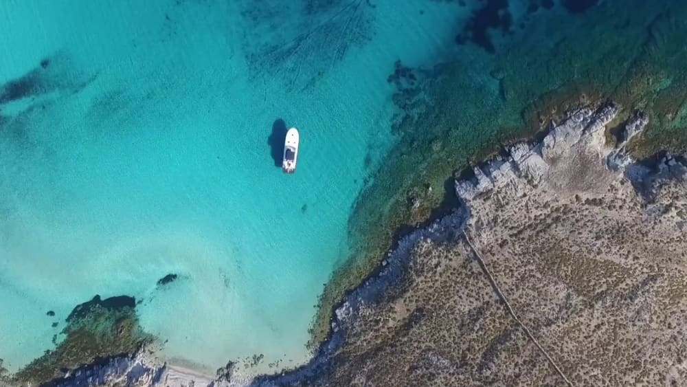 Rhenia, Delos y costa sur de Mykonos | Excursión de día completo en yate privado