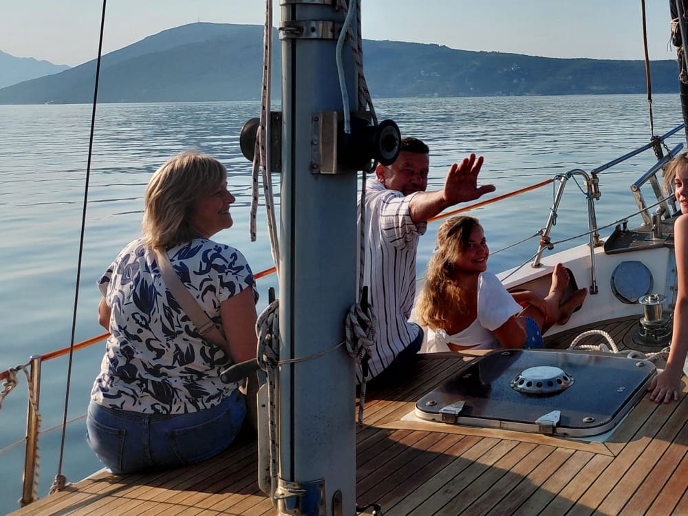 Private fish picnic and Blue cave tour