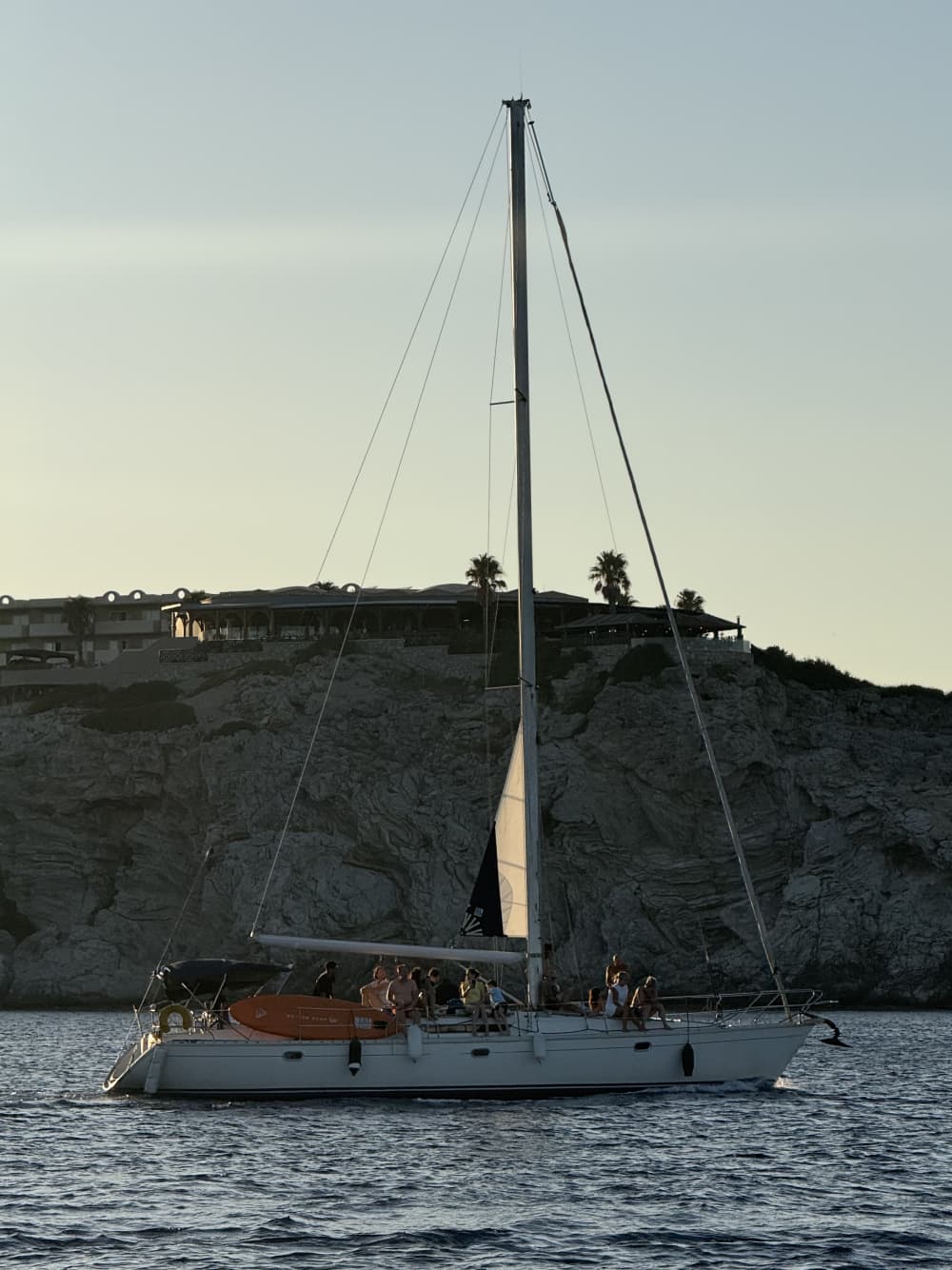 Joyaux de l'île : une croisière côtière à Rhodes