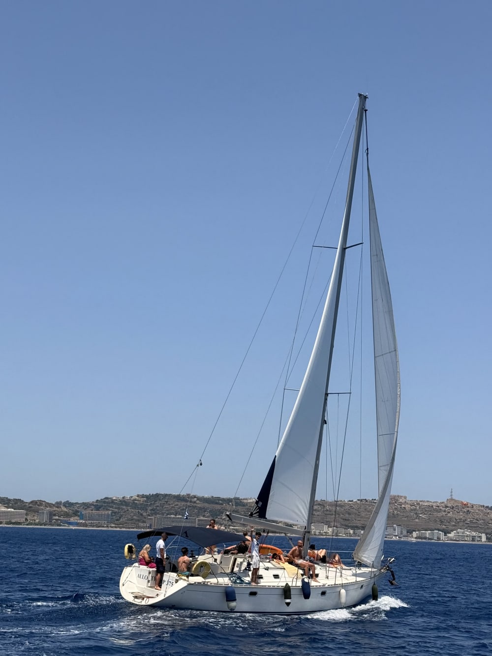 Joyaux de l'île : une croisière côtière à Rhodes